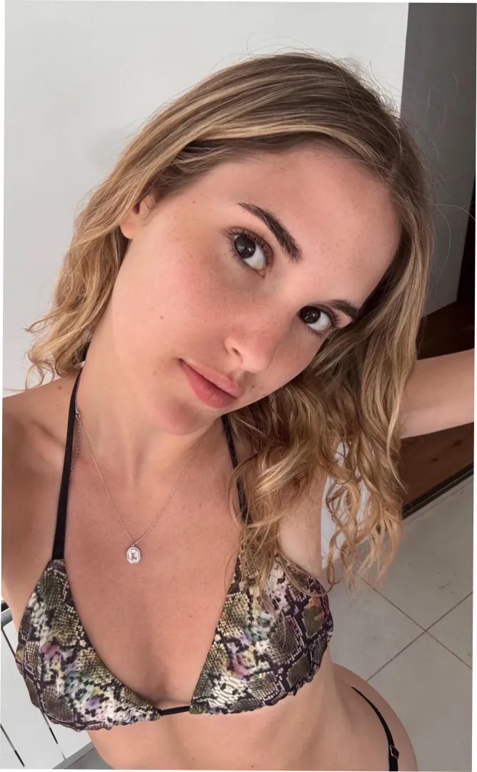 18f i’m smiling but my heart’s racing a bit posted by TeaseMeBunny