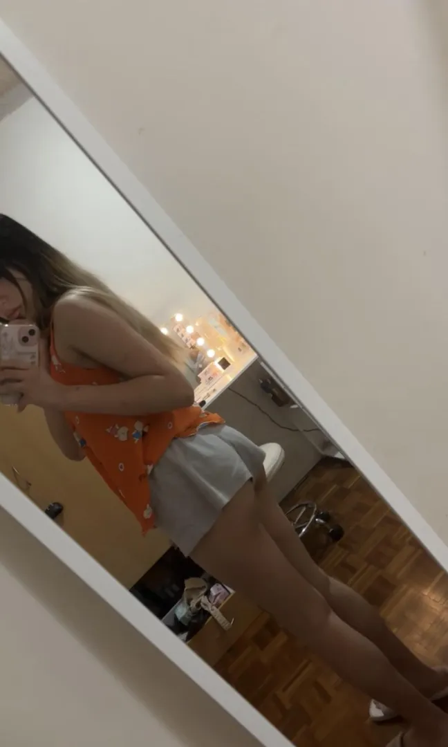 18F in need of sugar dada bless me xx posted by EducationalYam8717