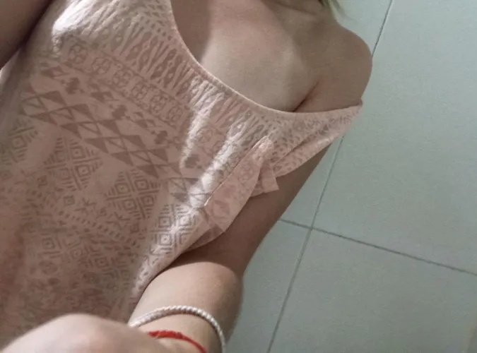 18F Looking for someone who would like me on top of him while bouncing by WinkNSeduce