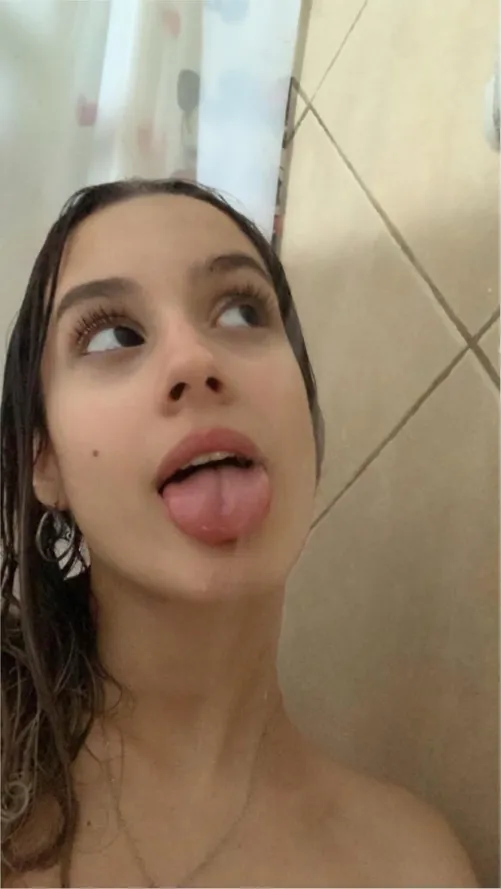 18F mouth open = brain off by honeygirlmango