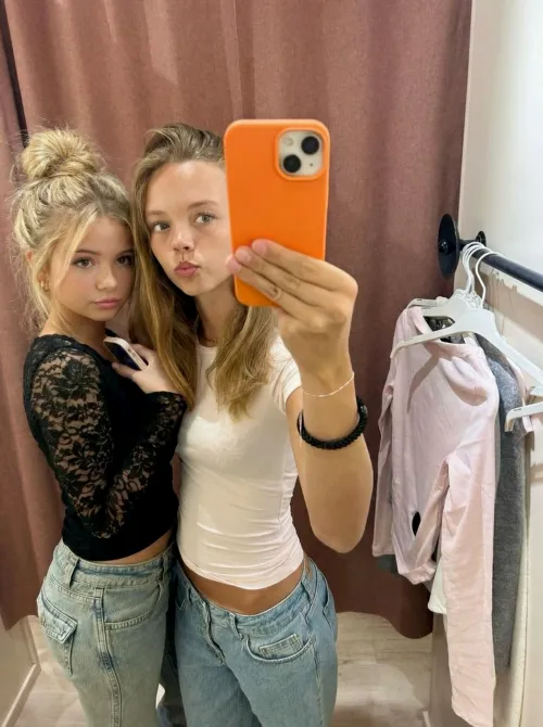 18yo cutie with soft voice and bold captions by kissyvelour