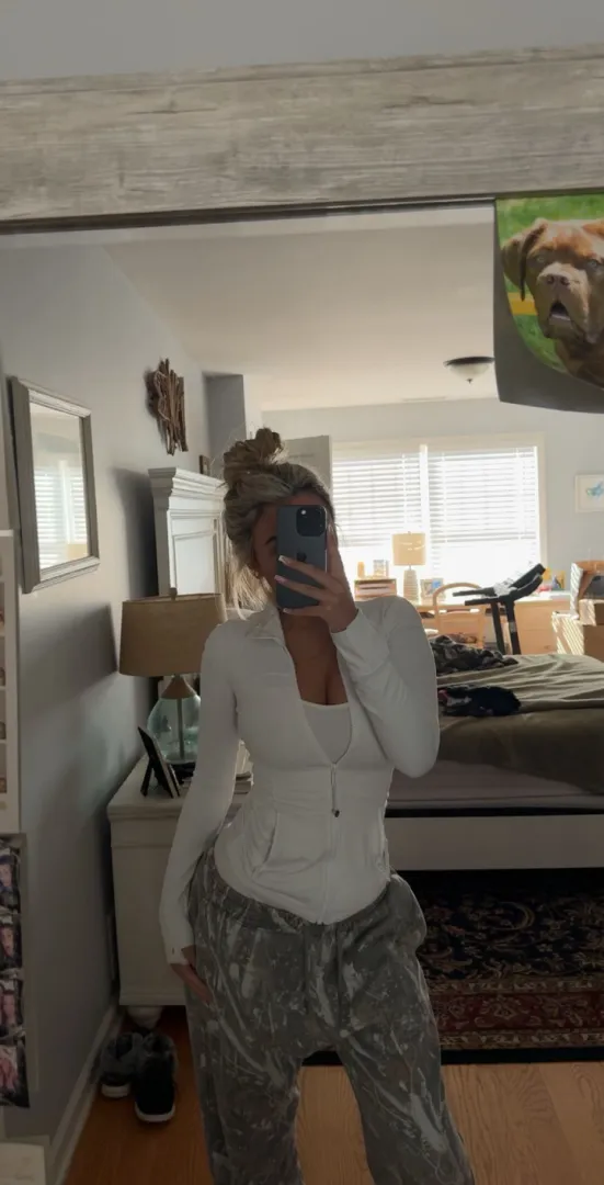 19 1st timer  - looking for fun couple to join.  posted by tenderbaby_