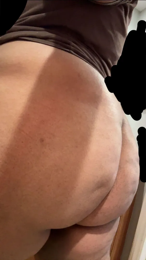 19 [818] M4M who can i sit on? posted by fat2healthy