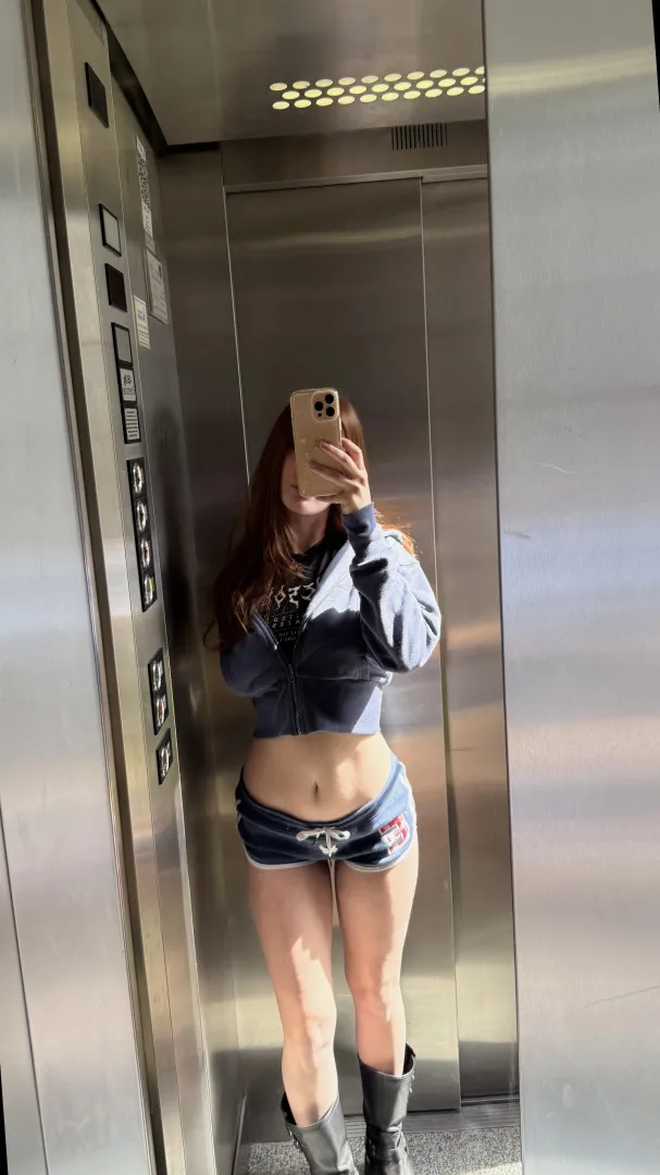 19 [F] Anyone down for fun tonight? Had too much wine - msg T e l e g r m: .`mariapixie,. posted by bobcat1911