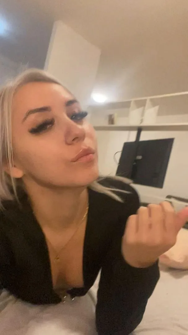 19 (f) free now, who’s coming? posted by StormyKoalaQuest