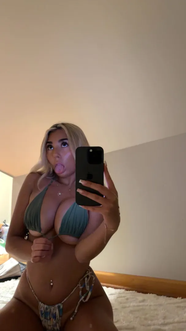 19 F looking for couples to have fun this weekend posted by tenderbaby_