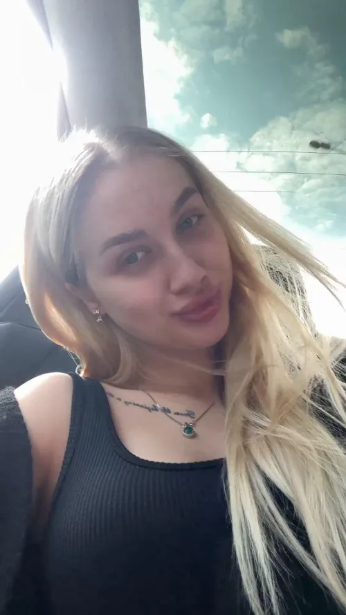 19 [F4M] if you’re confident and respectful, hmu by rosamielle22