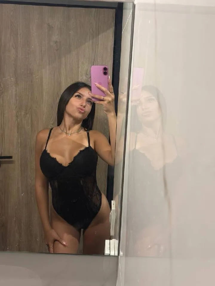 19 [F4M] if you’re down to smoke and have casual fun hmu, must be able to verify with me posted by softiecutiepie