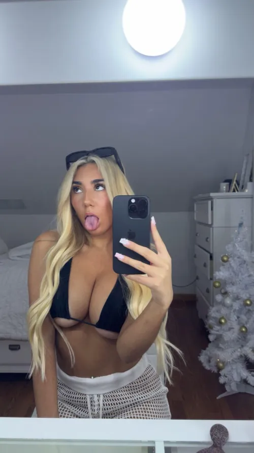 19 [f4mf] - looking for experienced couple  by sweetlikekandii