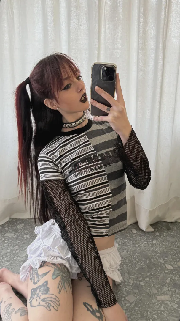 19 [F4MF] Midnight siren beckons bold strangers talk on instta:.lunabowtie'. posted by Joda2413