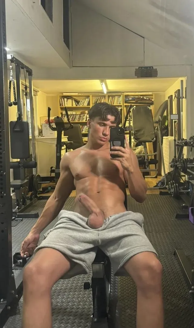 [19] gym anyone posted by GarbageAlternative79