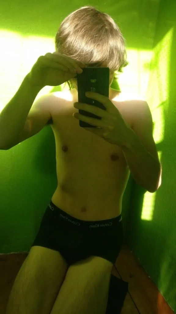 [19] hii wer will kuscheln :3 posted by Equivalent-Sleep6400