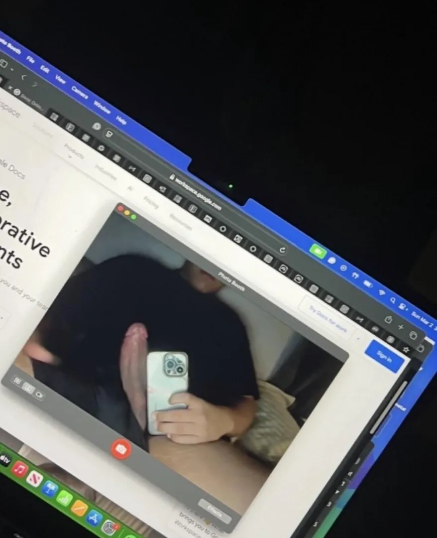 19 hmu if u want big dick in ur dms  posted by Teztn