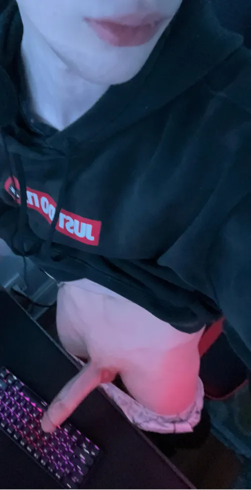 19 hmu;) by Feeling-Cucumber-418