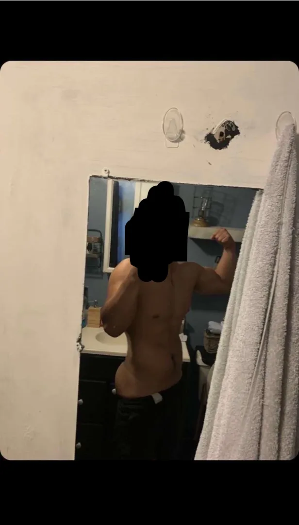 19 [M4F] located in nwga, college athlete looking to hookup with female or couple posted by Majestic_Truck02