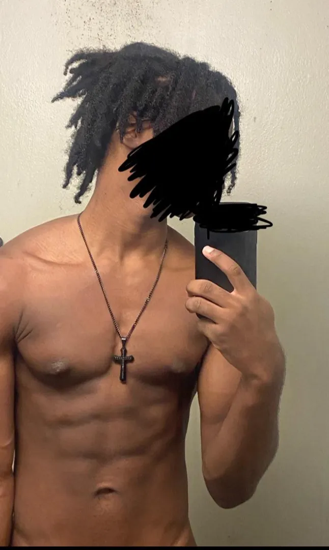 19 [M4FM] Miami looking for fun exciting people to hangg with posted by Fun_View_3272