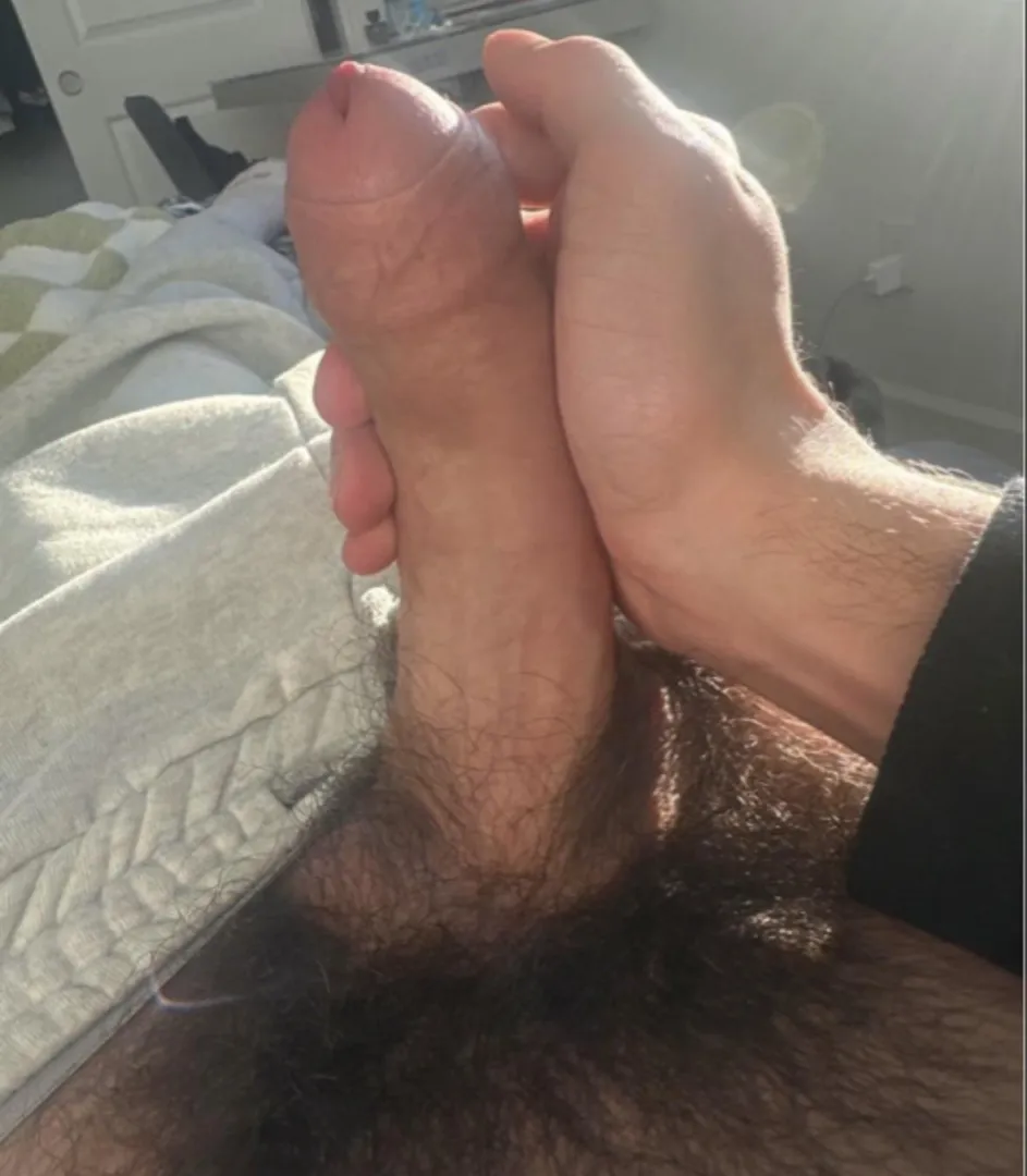 19 male looking for key holder posted by Objective_Sweet_9454