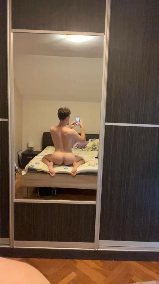 19 upwote if u wanna slap it posted by Right-Nothing-4247