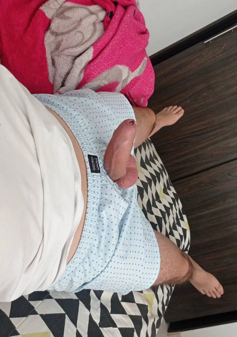 19 with morning wood  snap: Santialza2021 posted by quepasoparce