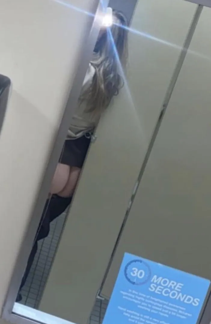 19f always been into older guysss posted by Right-Profession7958