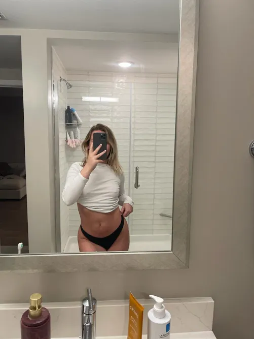 19F Anyone need a fun college girl in there life? I'm so bored hmu by princess-stellaa