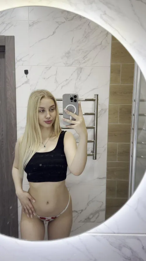 19F free all night, you down to come chill and see what happens? by sparkleprinc2