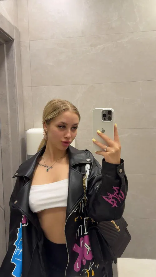 19f, free tonight? i’d love to see you by bubblyheart_lw