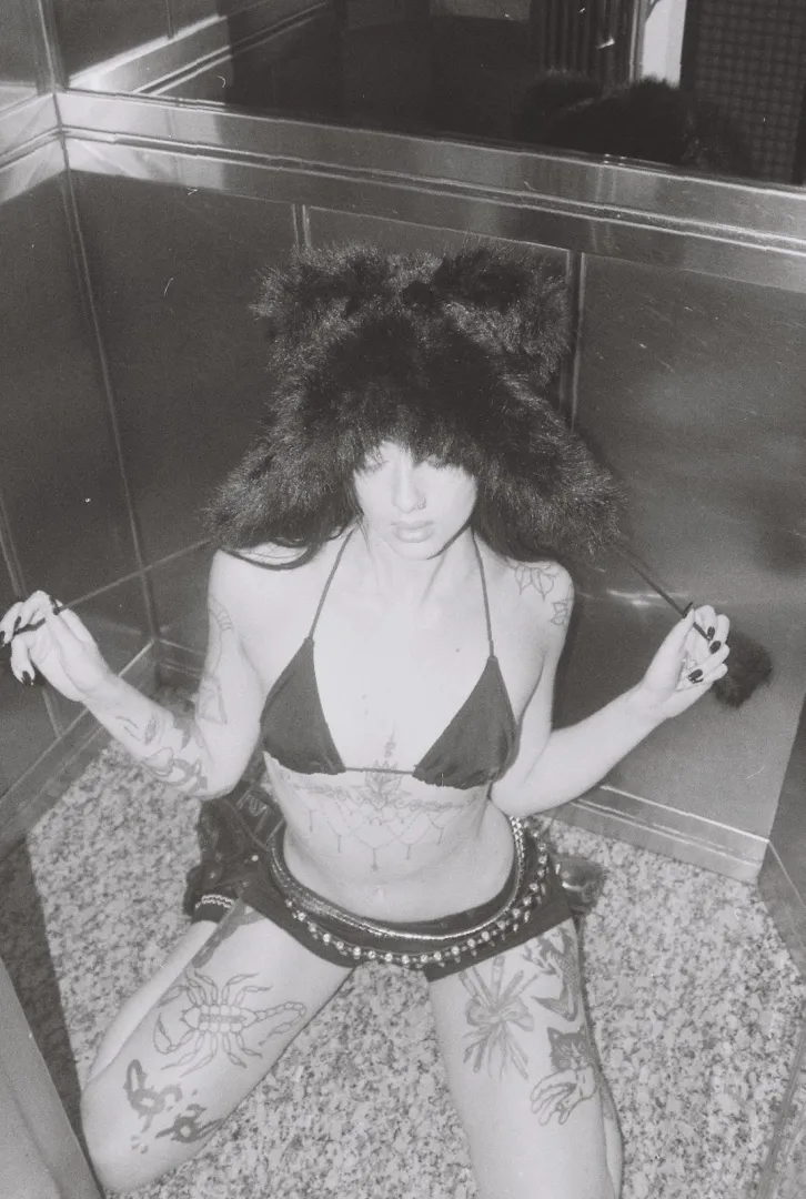 19F I catch attention gently lg is easier: .,lunarumes'. posted by tlaw223