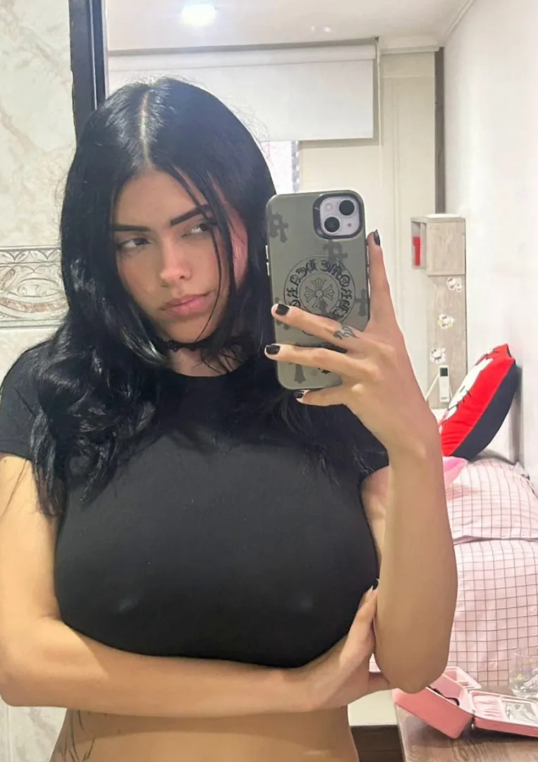 19f, still looking for an older guy to treat me right.. posted by QuirkyPeeps