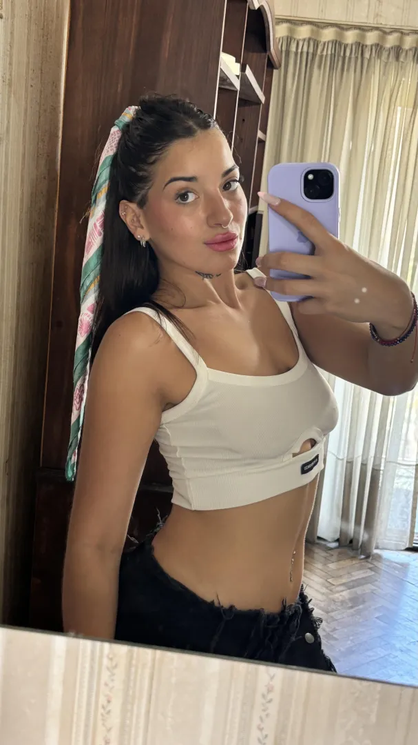 19F Tell me what u find attractive about me posted by HannahPeachyy