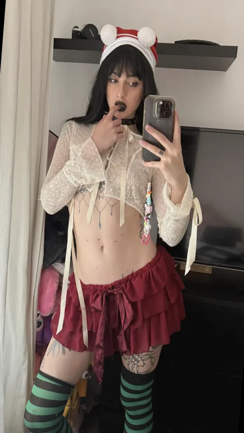 19F2M — Easy vibes, no travel. Someone nearby with a place? lg: lunaromes by AnimeEagleScout