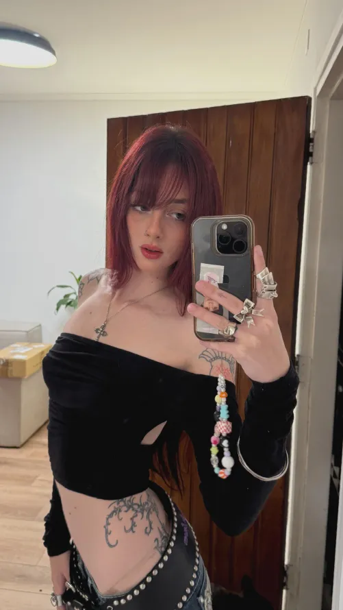 19F4M - Anyone nearby down to host? → lnsta works better : lunarumes by falconpnnch