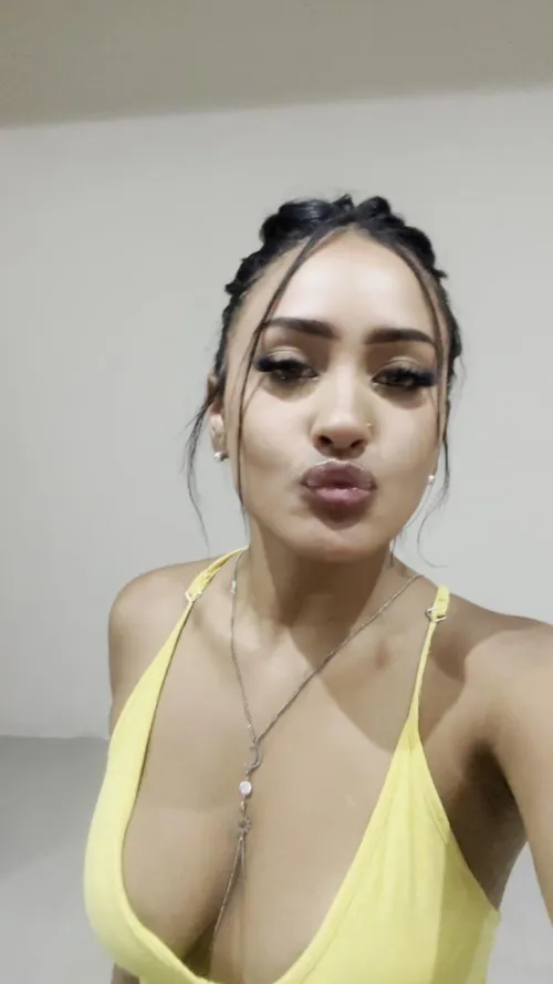 19f4m seeking a discreet, dominant guy who can take charge. right now by petalyni