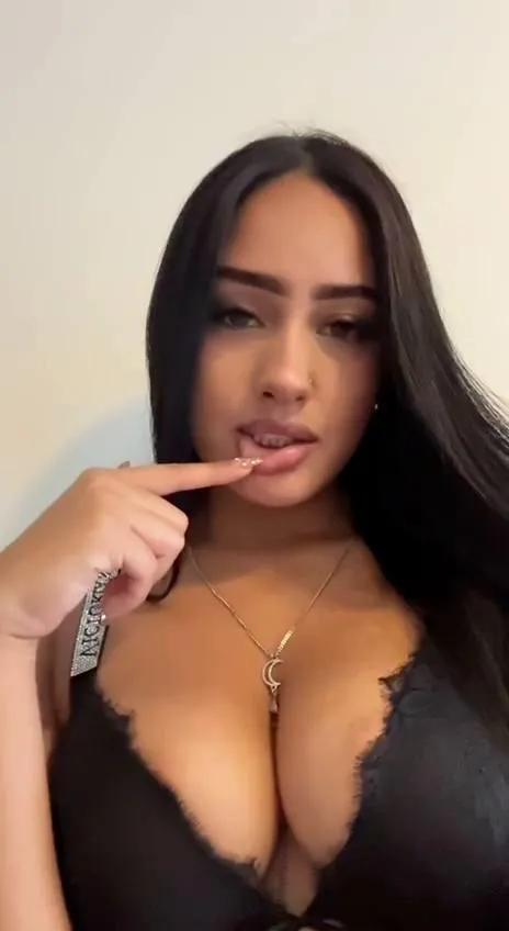 19f4m want to be used by a real man. can you handle it? posted by velvetunicorn_qt