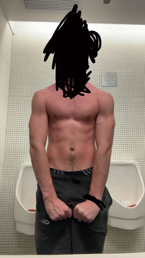 19m looking to eat and have fun (i’m not a bot) by Glass-Advantage6118