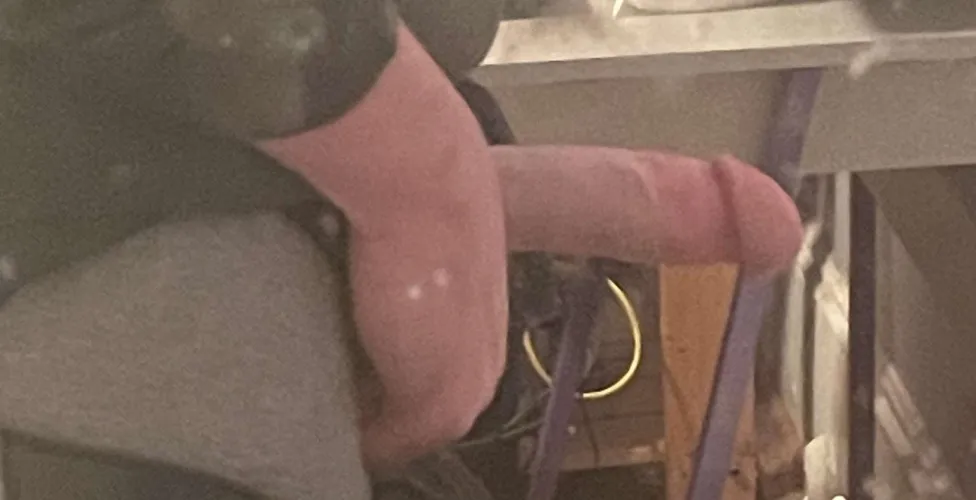 19M4F 6'4 and hung for tonight, hopefully it turns into a fwb thing. by portlandginger