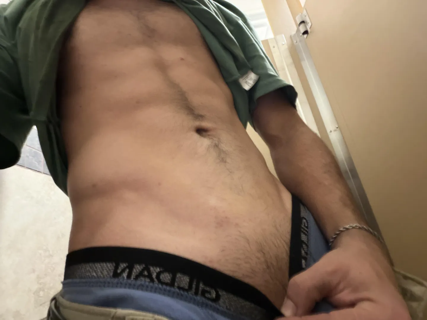 19M4F DMs open I reply quick( in Mobile) posted by SedJaCam