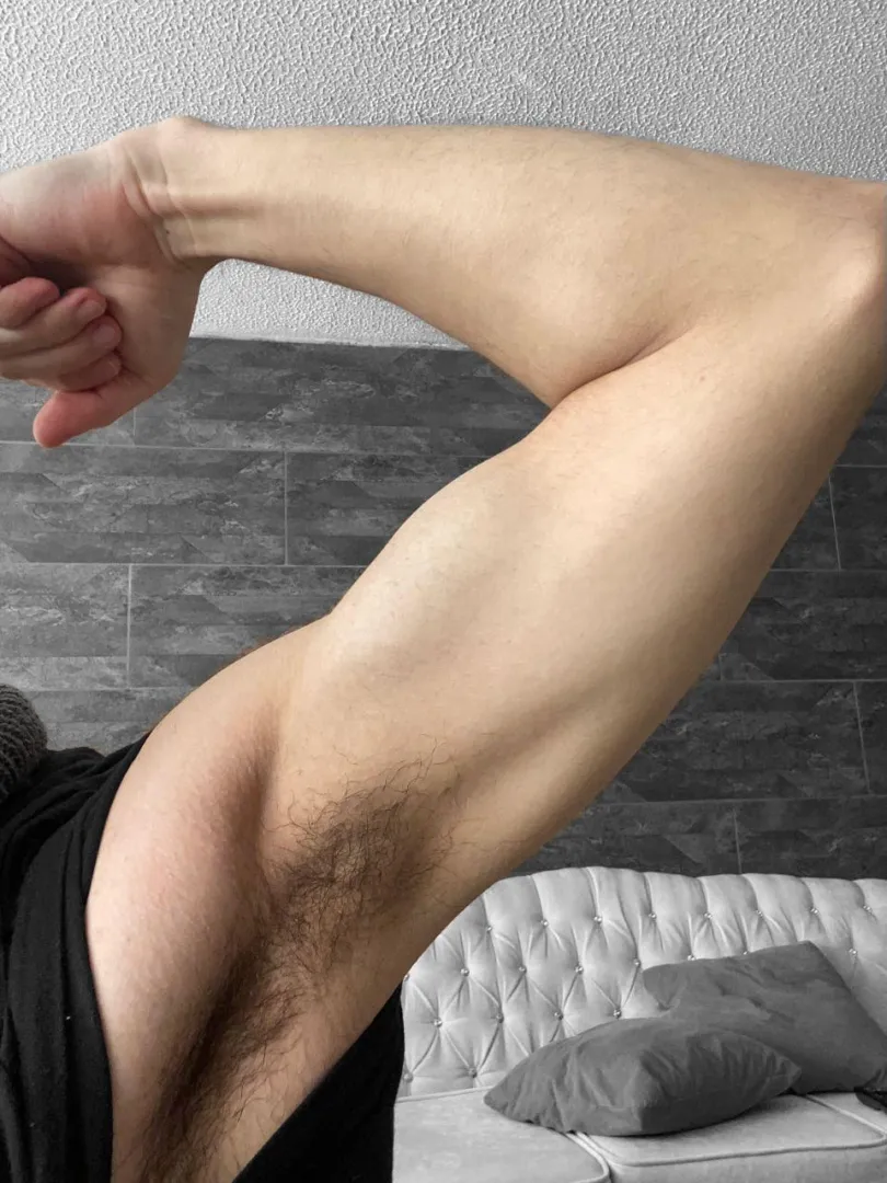 (19)Sweaty and musky after the gym. posted by hungc0ck1703