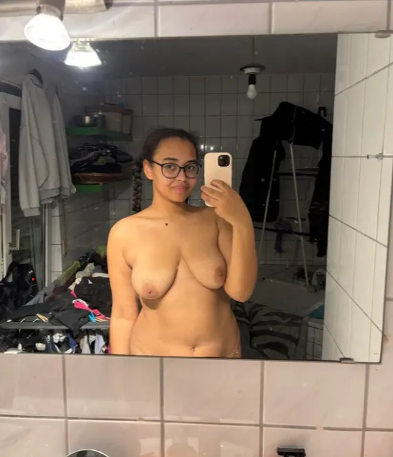 19yo, ur fav slut posted by TamiMooon