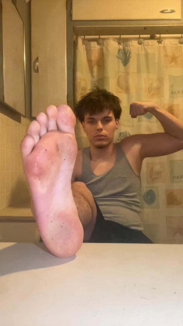 19yr Alpha feet come serve posted by master__thizzy