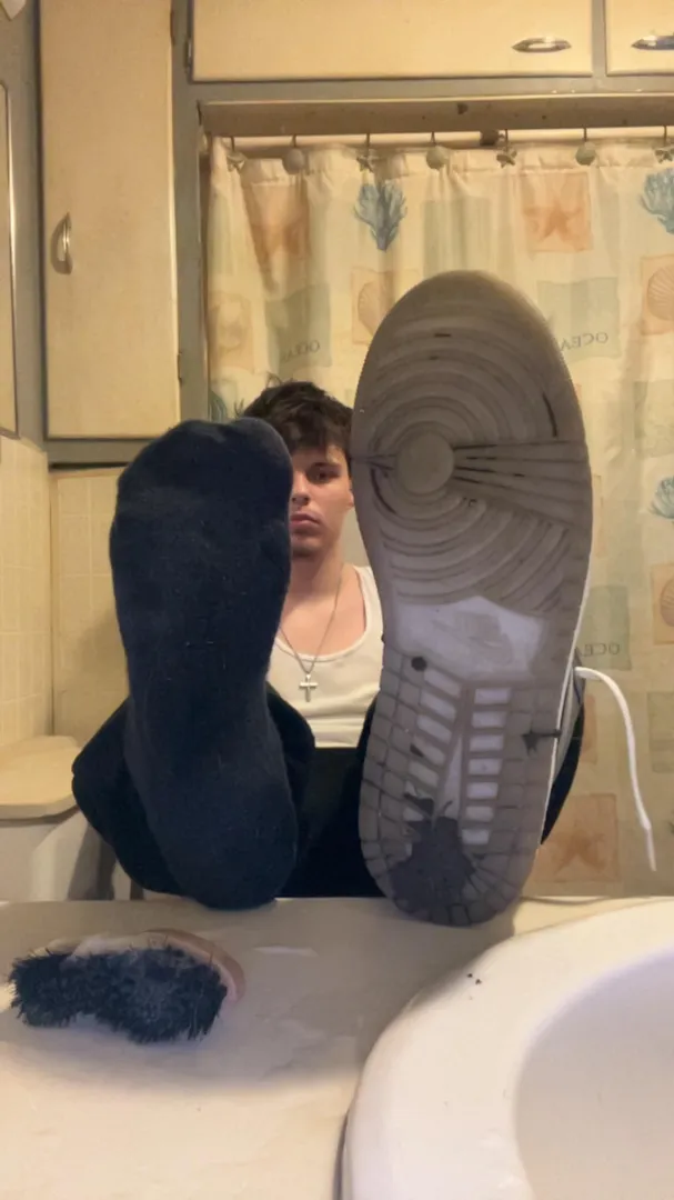 19yr Alpha soles come serve posted by master__thizzy