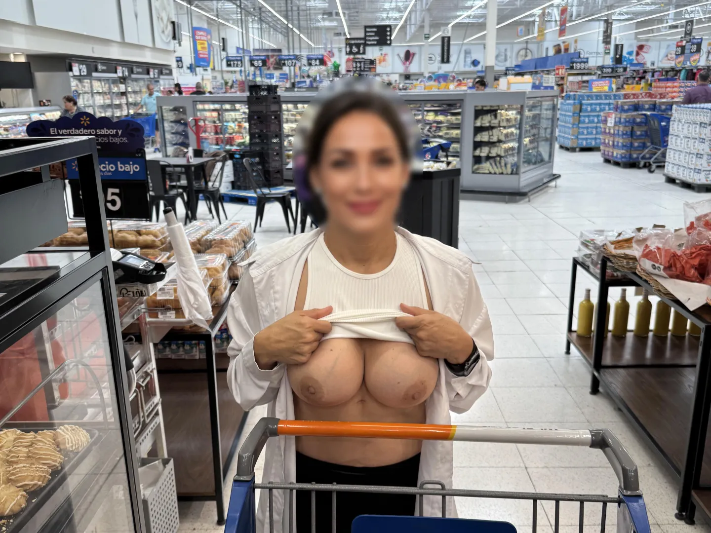 2 big reasons why people love shopping at walmart posted by L_A-Tina