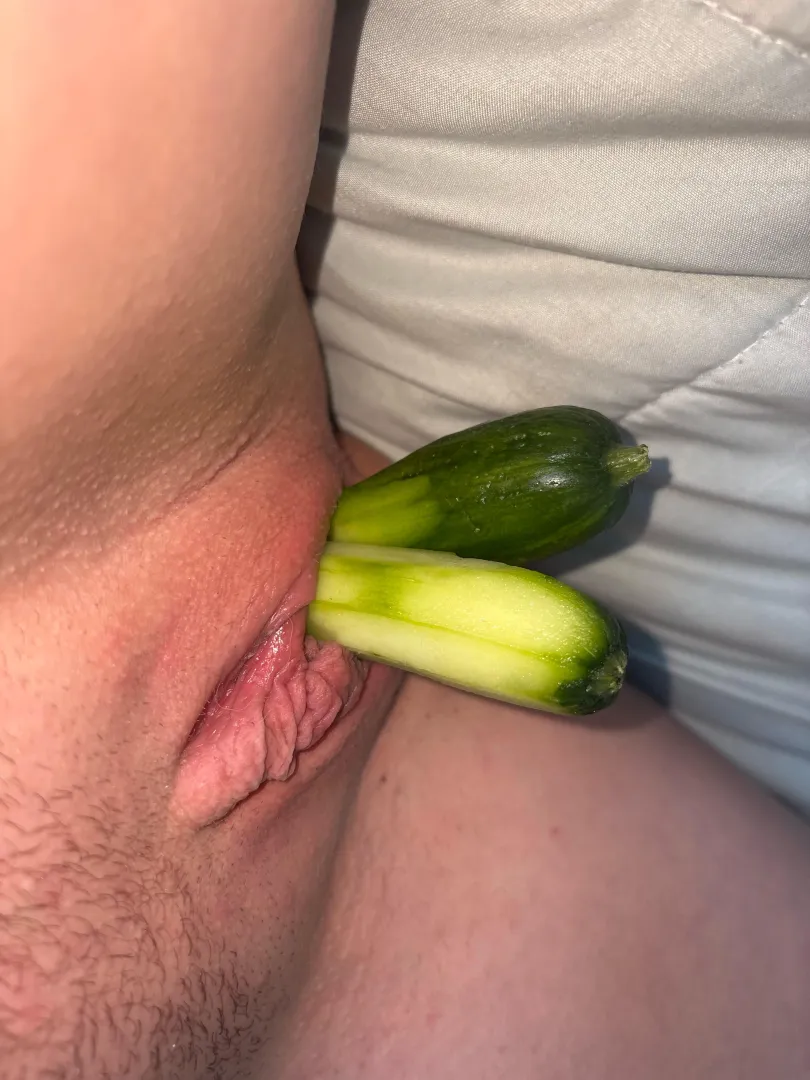 2 peeled cucumbers posted by elianavette