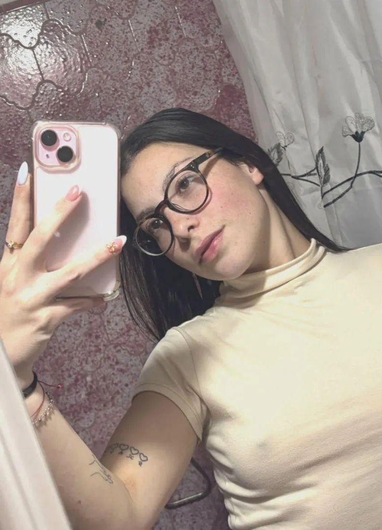 20 F4M in bed bored posted by Money-Improvement246