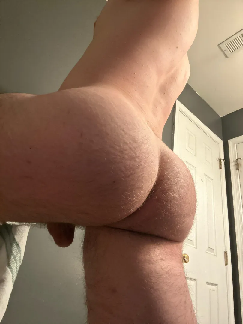 [20] I need a huge cock to stretch my hole. posted by bigddanny1991