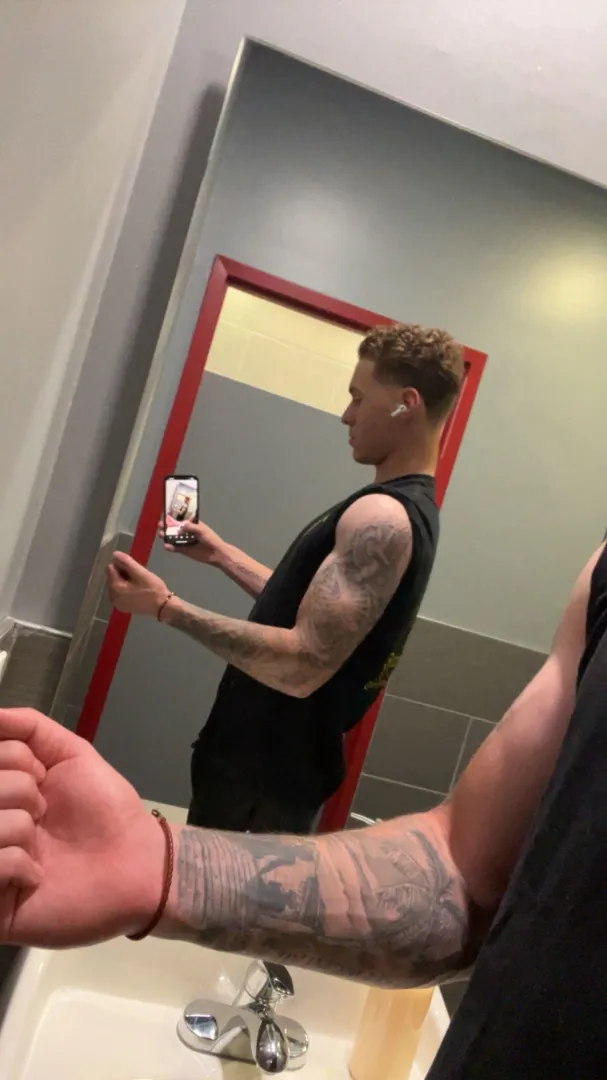 20 M4F looking for something casual posted by rooskif