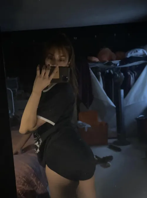 20F Latina looking for a long term sugar daddy:)) by Primary-Basil82