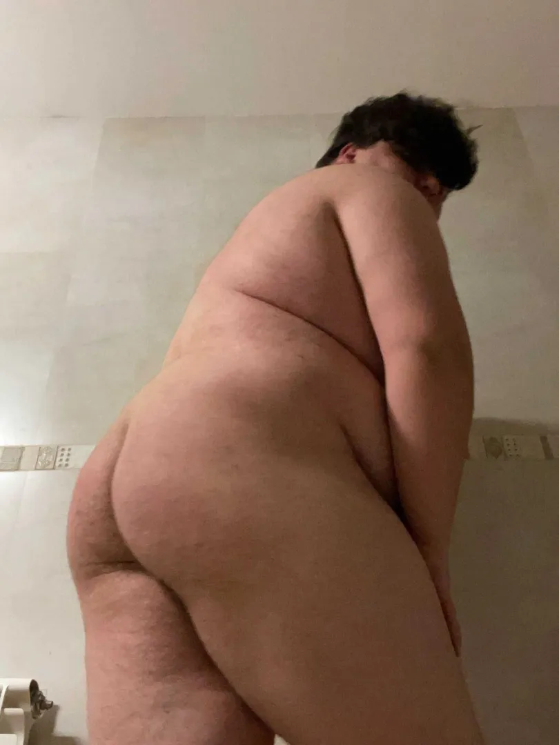 20m could use a twink here~ posted by Outside-Run-4864