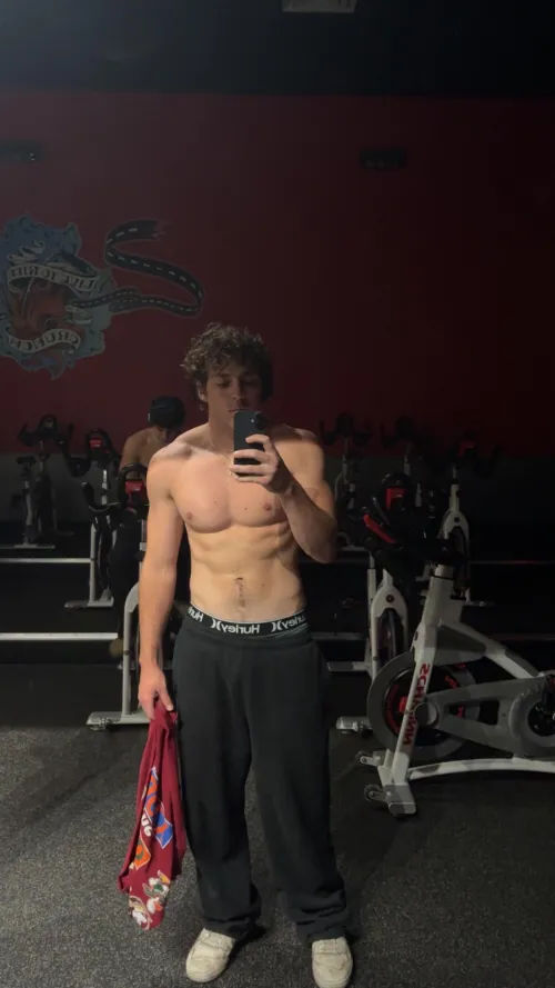 [20m] need a girl for a mmf by Annual_Link3377