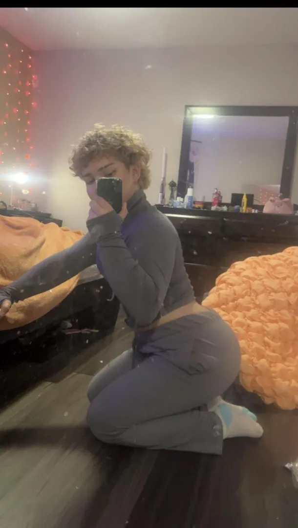 21 add me itsjuniie posted by Biggbootyjunie